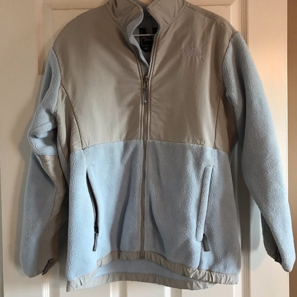 Women’s/Youth The North Face Jacket in Excellent condition. Ice blue color.